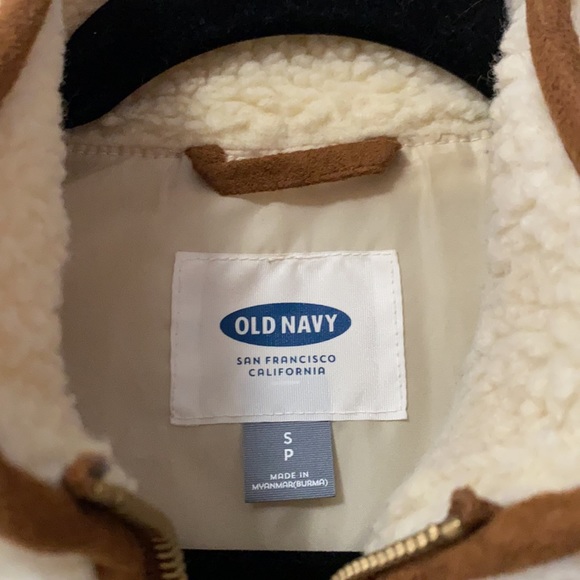 Quilted Fleece Sherpa Vest - Picture 3 of 7